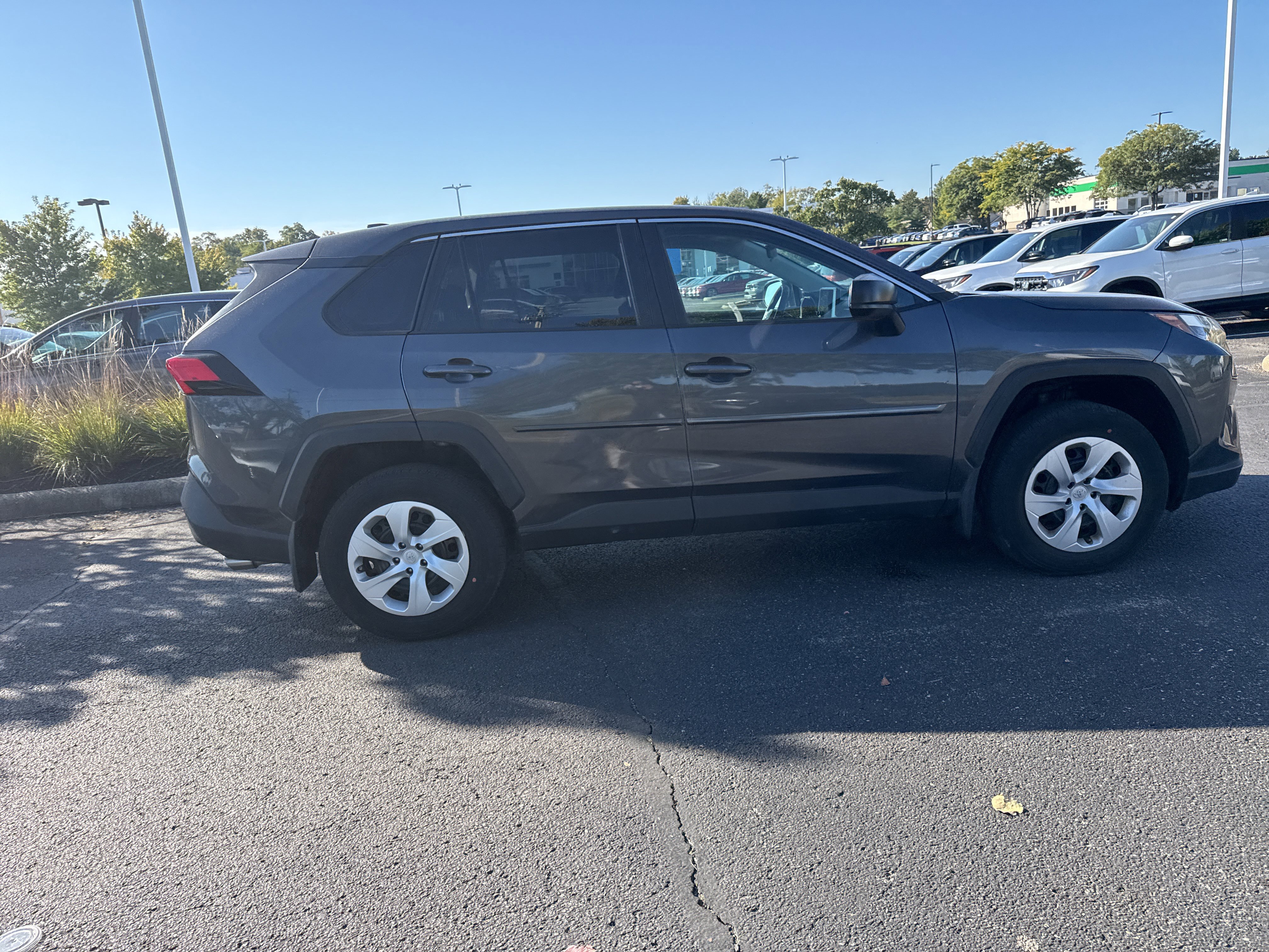 Used 2023 Toyota RAV4 LE AWD/4WD image 25