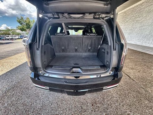 Certified 2025 Cadillac Escalade Premium Luxury AWD/4WD image 27