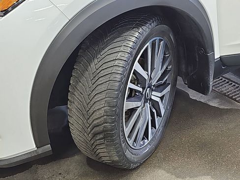 Used 2021 Nissan Kicks SV image 32