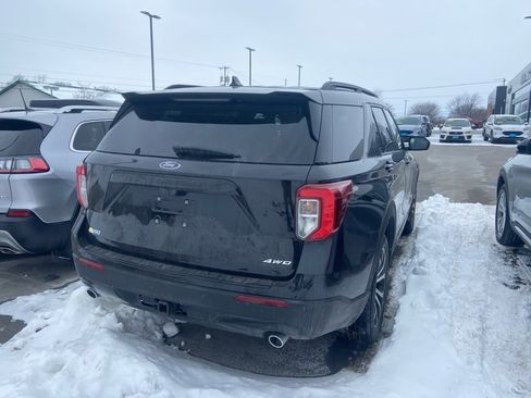 Used 2023 Ford Explorer ST-Line w/ Class IV Trailer Tow Package image 5