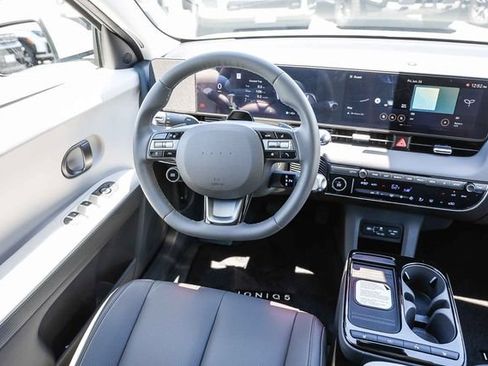 New 2026 Hyundai Ioniq 5 SEL RWD image 17