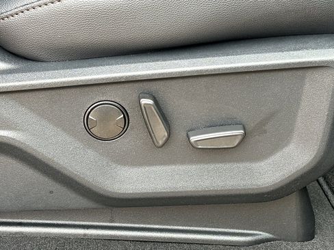 New 2026 Ford F250 Lariat w/ Black Appearance Package image 36