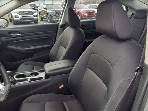 Used 2024 Nissan Altima 2.5 SV image 12