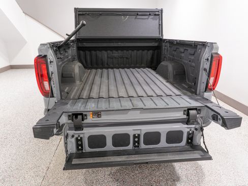 Used 2024 GMC Sierra 1500 AT4 w/ AT4 Preferred Package AWD/4WD image 12