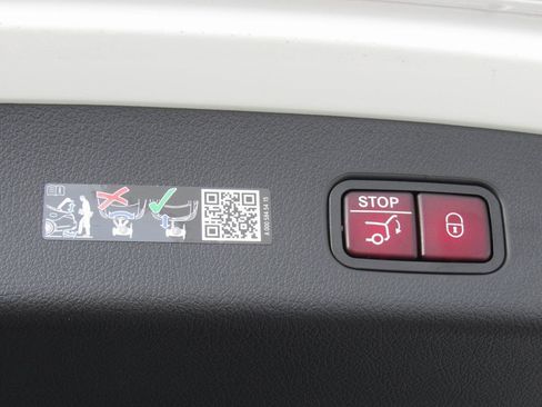 New 2026 Mercedes-Benz GLC 300 4MATIC image 23