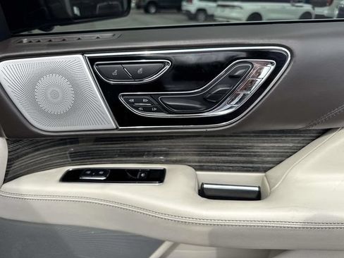 Used 2022 Lincoln Navigator Black Label AWD/4WD image 12