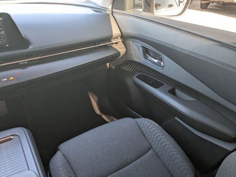 Certified 2023 Nissan Ariya FWD image 16