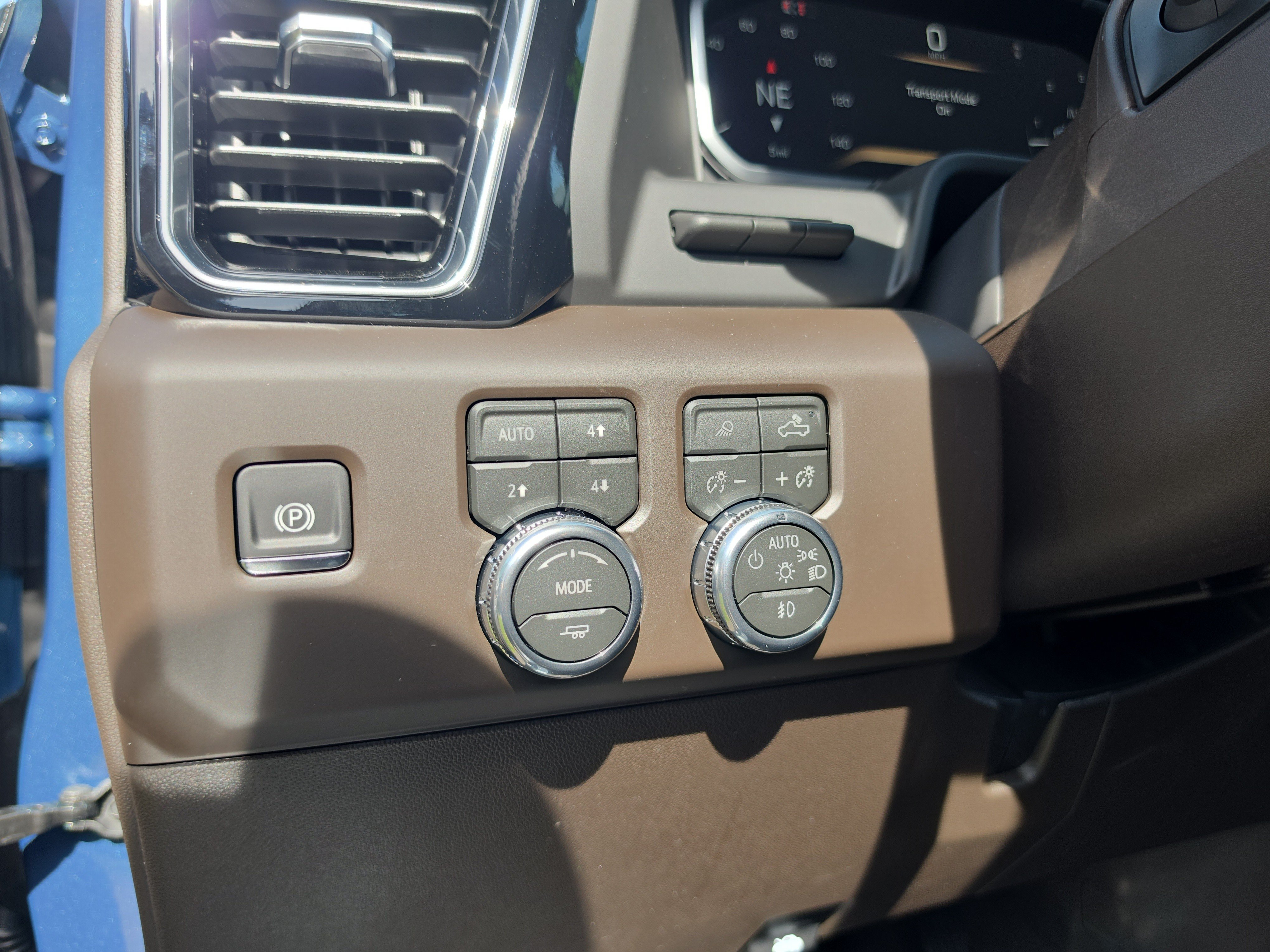 New 2026 GMC Sierra 3500 Denali w/ Denali Reserve Package AWD/4WD image 21