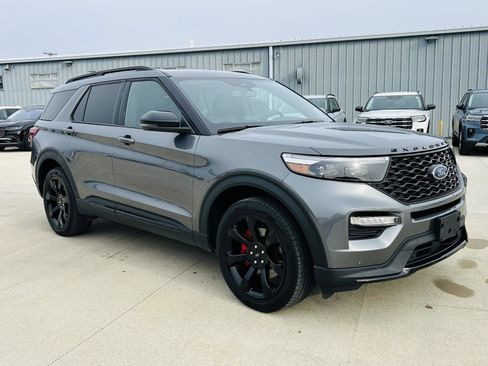 Used 2023 Ford Explorer ST w/ Equipment Group 401A image 2