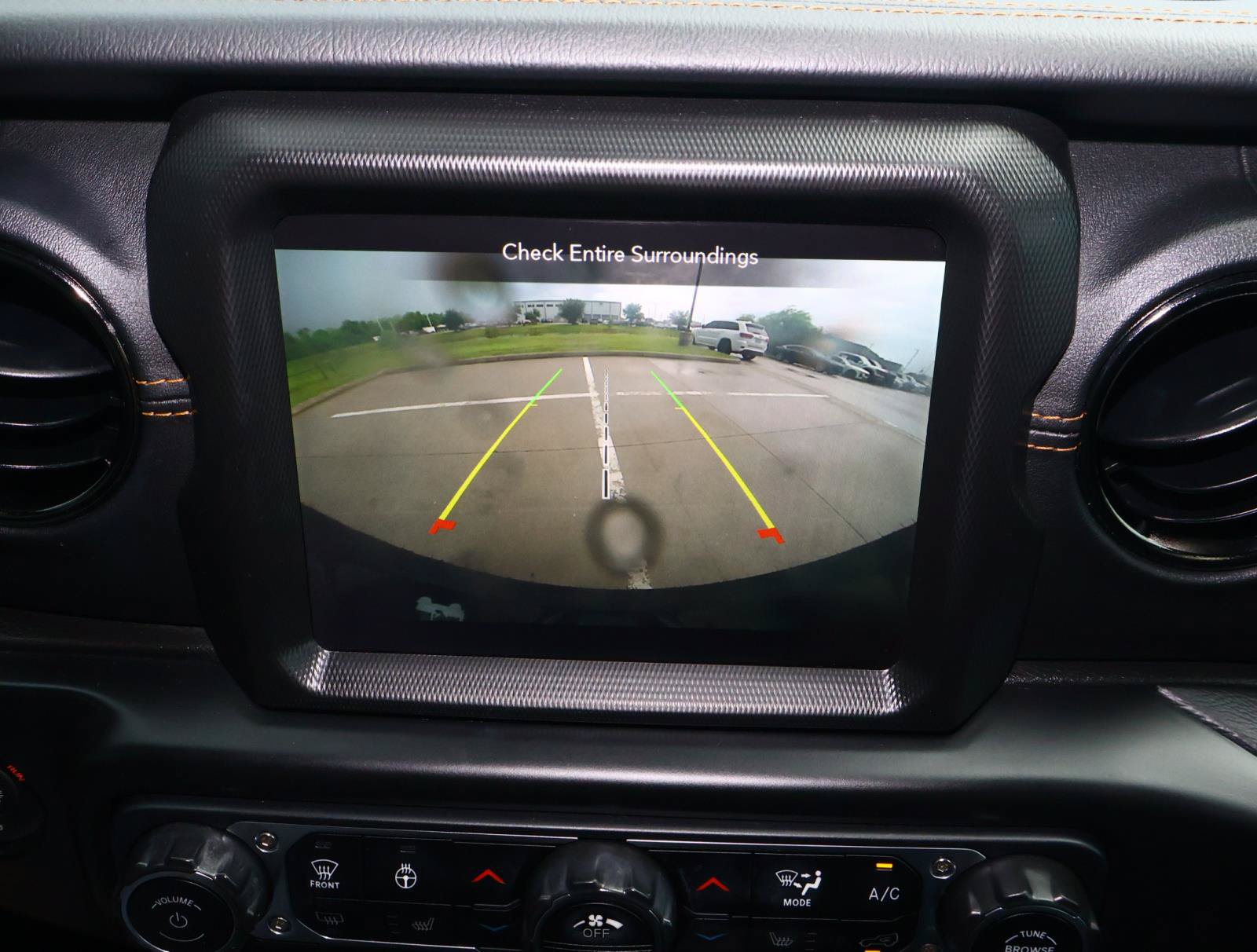 Used 2022 Jeep Wrangler Unlimited Sahara AWD/4WD image 28