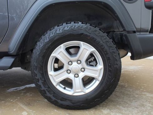 Used 2018 Jeep Wrangler Sport image 7