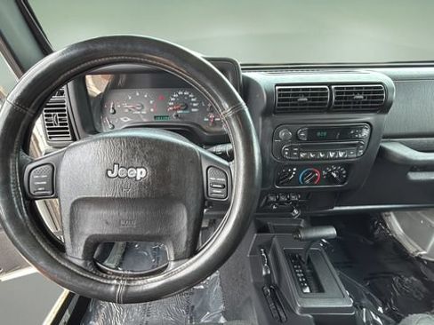 Used 2006 Jeep Wrangler Unlimited AWD/4WD image 11