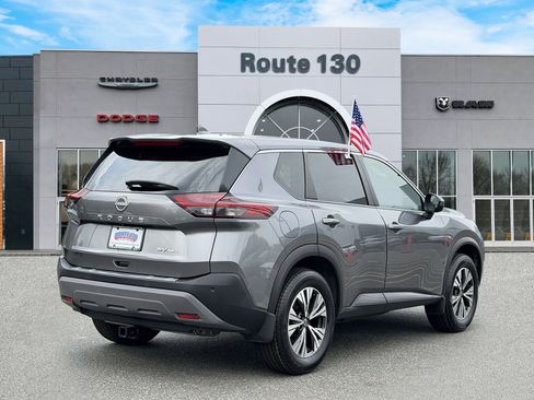 Used 2023 Nissan Rogue SV AWD/4WD image 4