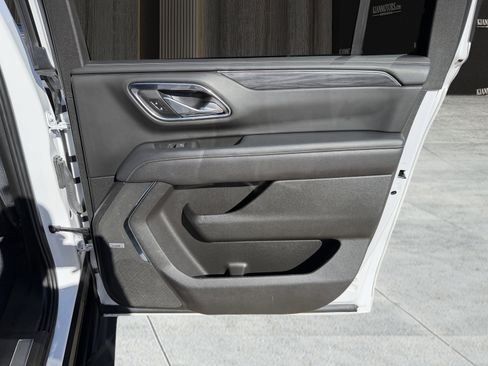 Used 2022 GMC Yukon XL SLT w/ SLT Luxury Package image 39