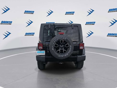 Used 2017 Jeep Wrangler Unlimited Sahara image 7