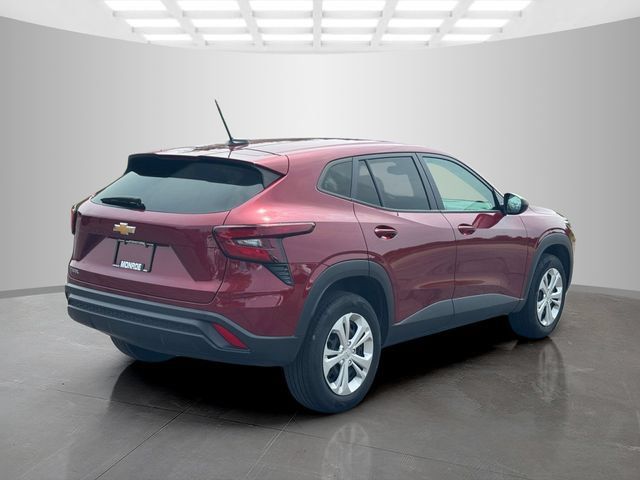 Used 2024 Chevrolet Trax LS w/ Driver Confidence Package FWD image 7