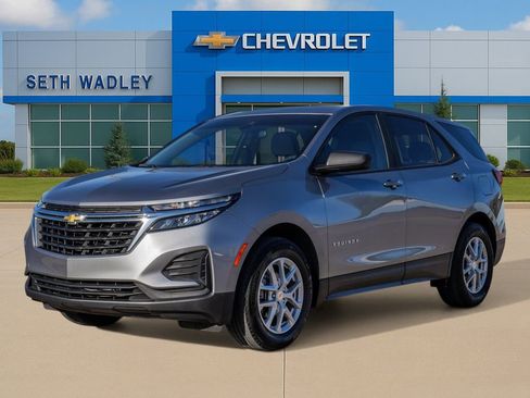 Used 2023 Chevrolet Equinox LS w/ LS Convenience Package image 3