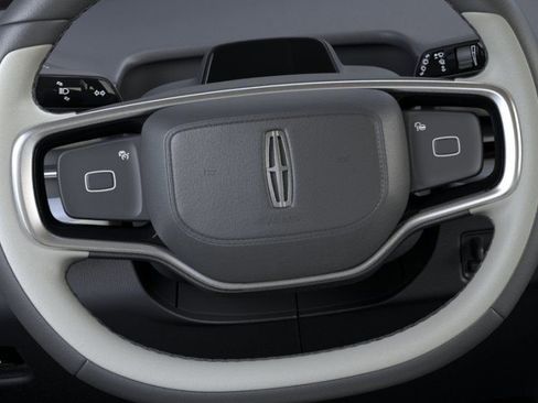 New 2026 Lincoln Navigator L Reserve AWD/4WD image 12