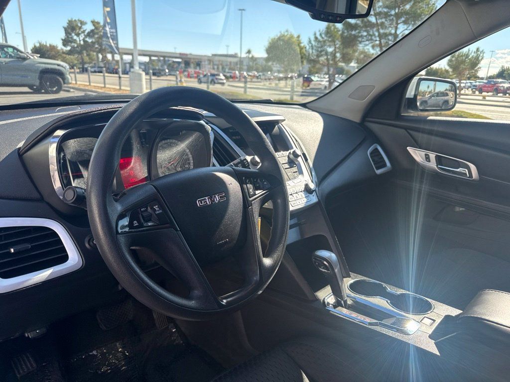 Used 2015 GMC Terrain SLE FWD image 15