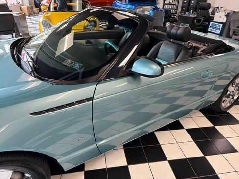 Used 2002 Ford Thunderbird Deluxe image 7