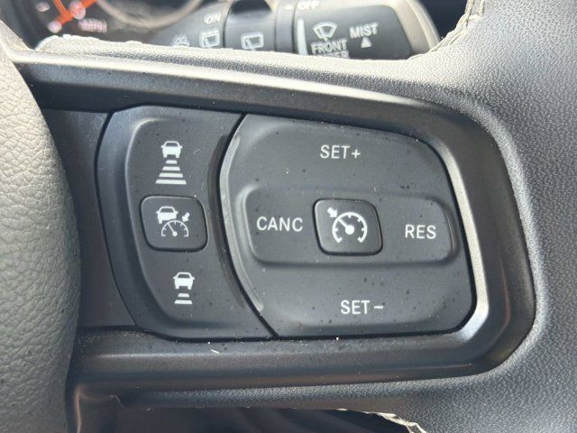 Used 2025 Jeep Wrangler Unlimited Rubicon AWD/4WD image 24