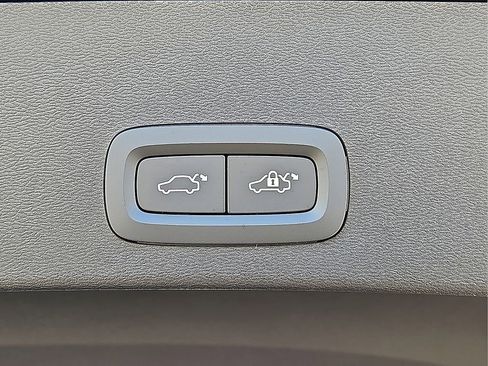 New 2026 Volvo XC40 B4 Plus w/ Protection Package Premier image 14