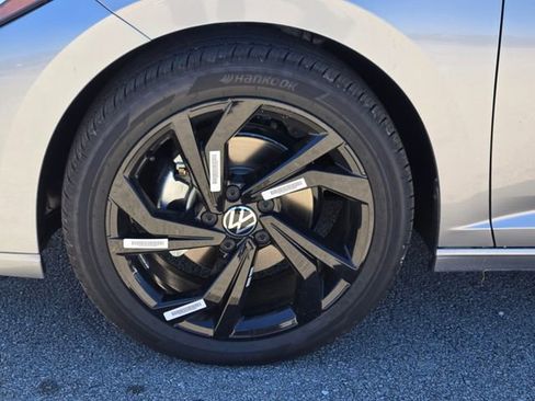 New 2026 Volkswagen Jetta SE FWD image 11