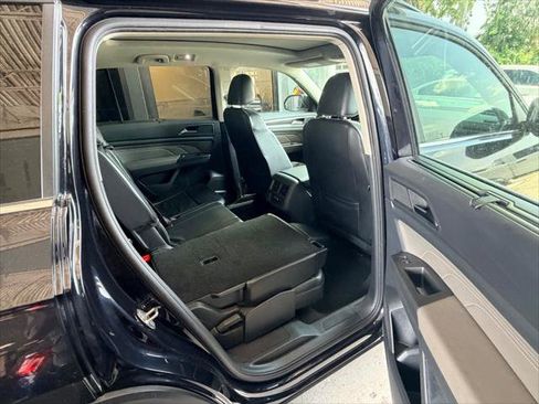 Used 2022 Volkswagen Atlas SE w/ Panoramic Sunroof Package FWD image 16