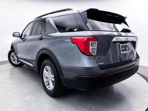 Used 2023 Ford Explorer XLT image 2