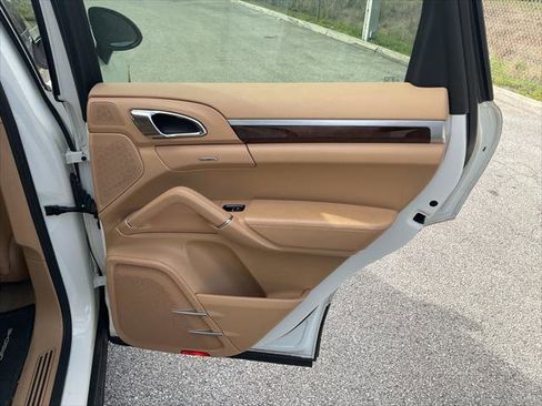 Used 2012 Porsche Cayenne image 28