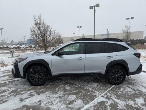 Used 2025 Subaru Outback Onyx Edition image 4