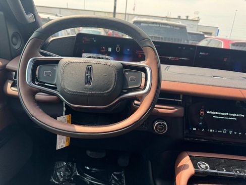 New 2025 Lincoln Navigator L Reserve image 10