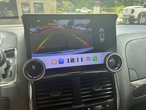 Used 2019 Dodge Grand Caravan SE FWD image 29
