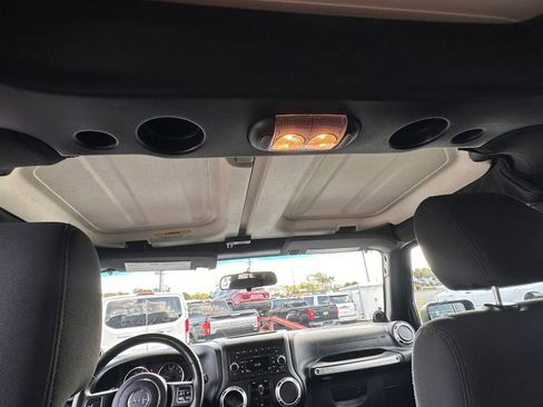 Used 2011 Jeep Wrangler Unlimited Sahara AWD/4WD image 13