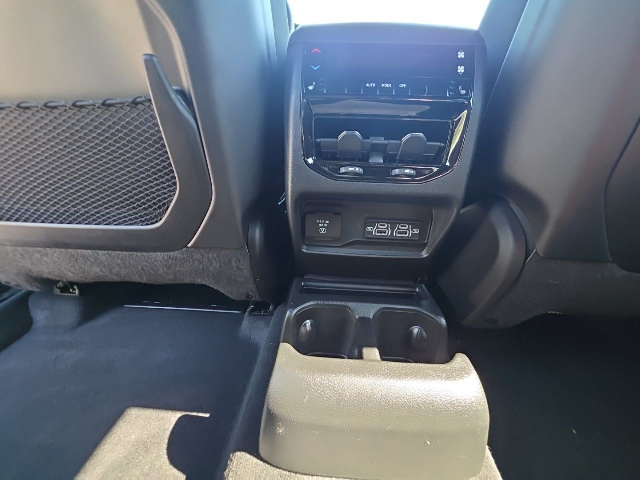 Used 2025 Jeep Grand Cherokee L Limited w/ Black Appearance Package AWD/4WD image 20