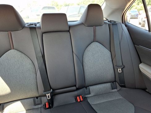 Used 2019 Toyota Camry LE w/ Convenience Package FWD image 20