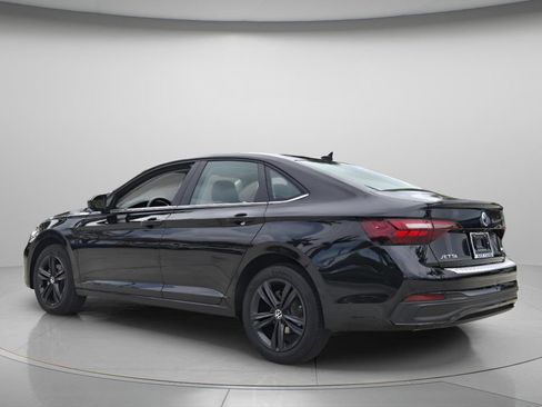 Used 2024 Volkswagen Jetta SE w/ Panoramic Sunroof Package FWD image 8