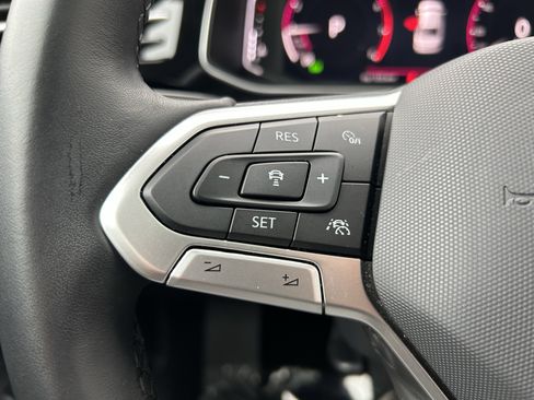 Certified 2025 Volkswagen Jetta SEL image 13