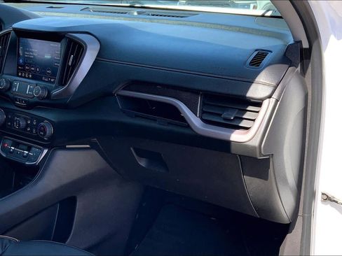 Used 2024 GMC Terrain AT4 image 19