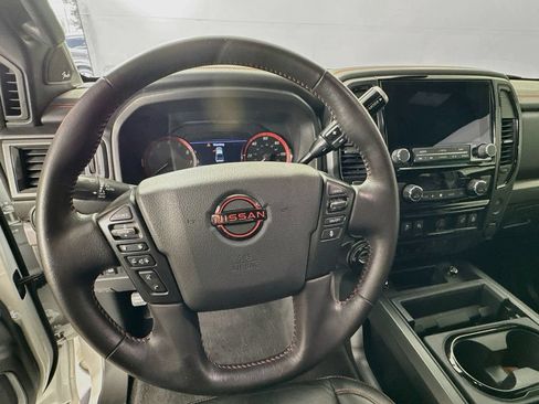 Used 2024 Nissan Titan PRO-4X w/ Pro-4x Convenience Package AWD/4WD image 11