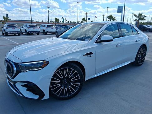 New 2026 Mercedes-Benz E 53 AMG e 4MATIC Sedan image 3