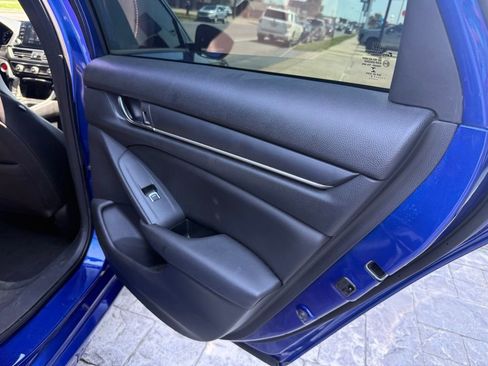 Used 2019 Honda Accord Sport image 10