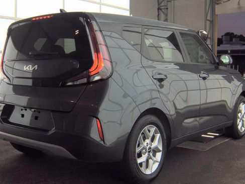 Certified 2025 Kia Soul LX w/ LX Technology Package FWD image 3