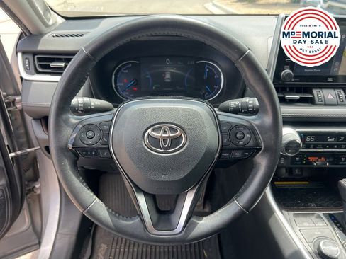 Used 2020 Toyota RAV4 Limited AWD/4WD image 11