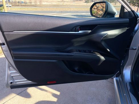 Used 2023 Toyota Camry SE image 23