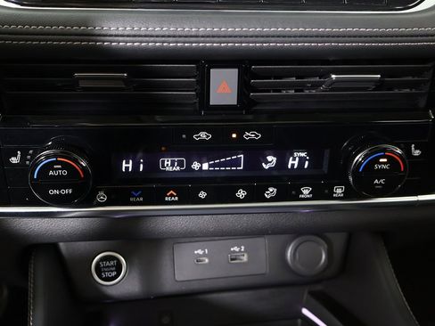 Used 2023 Nissan Rogue Platinum w/ Platinum Premium Package image 54