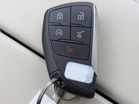 Used 2023 Buick Envision Avenir image 37