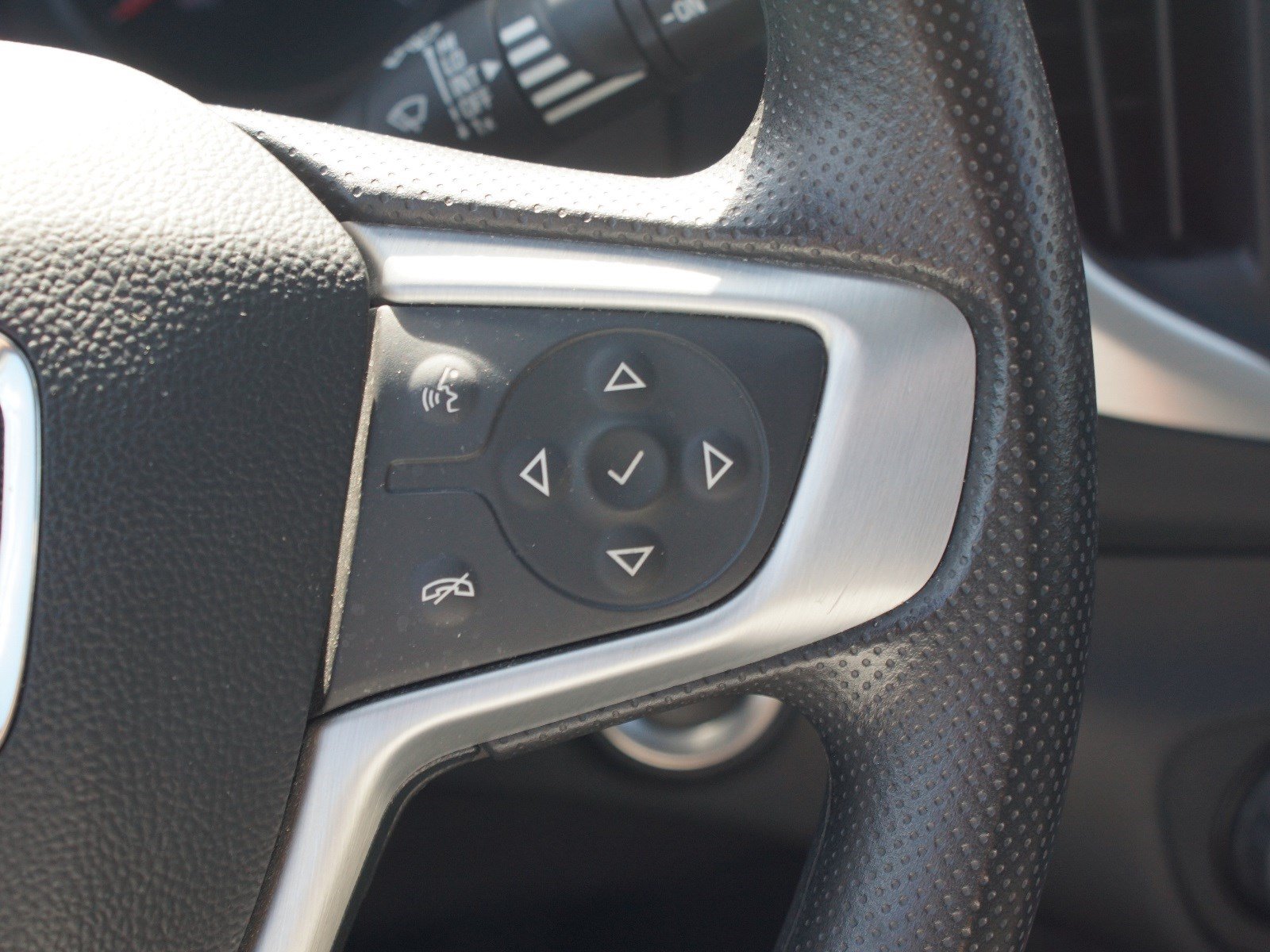 Used 2024 GMC Terrain SLE AWD/4WD image 9
