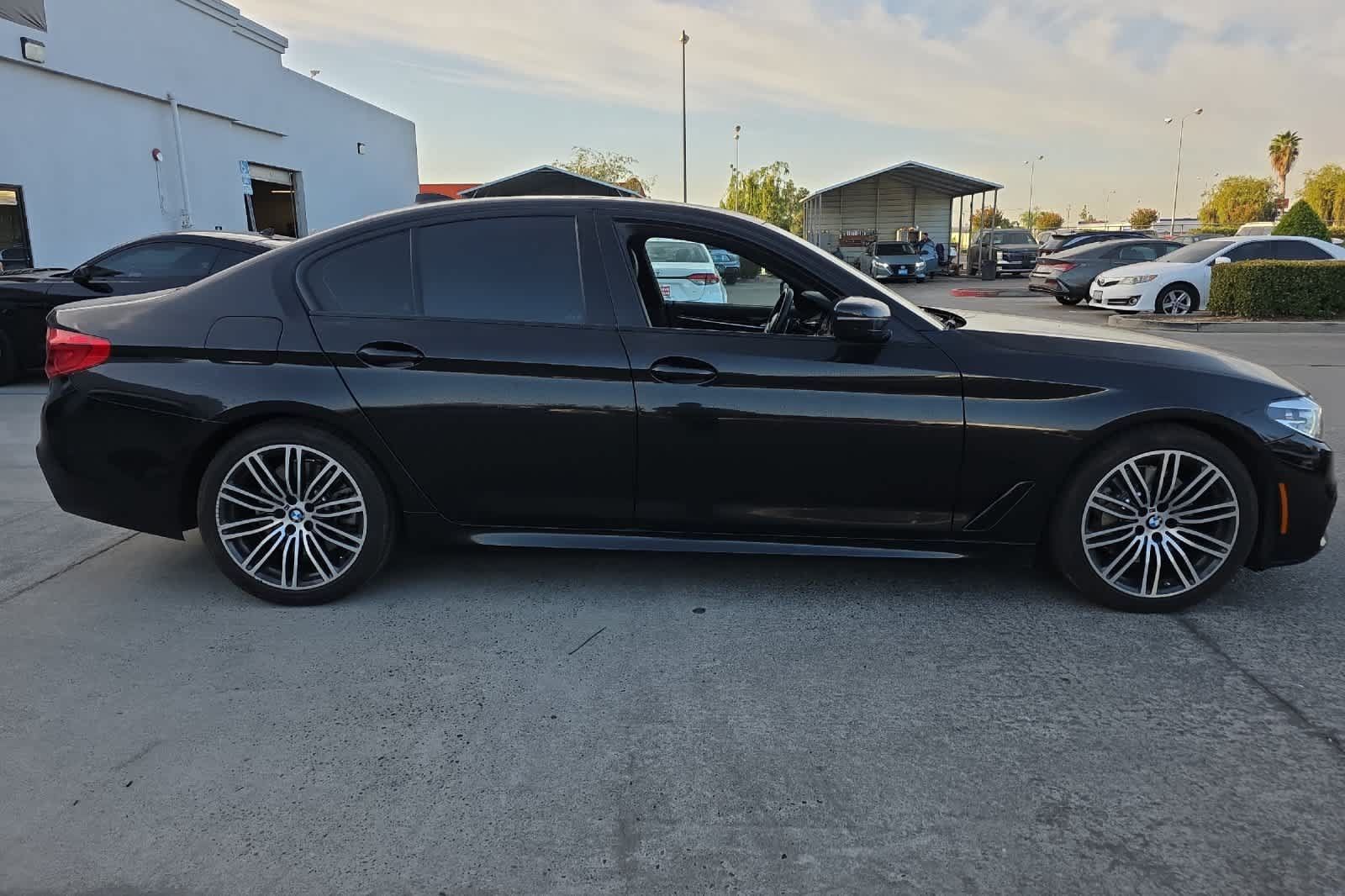 Used 2019 BMW 540i w/ M Sport Package RWD image 9