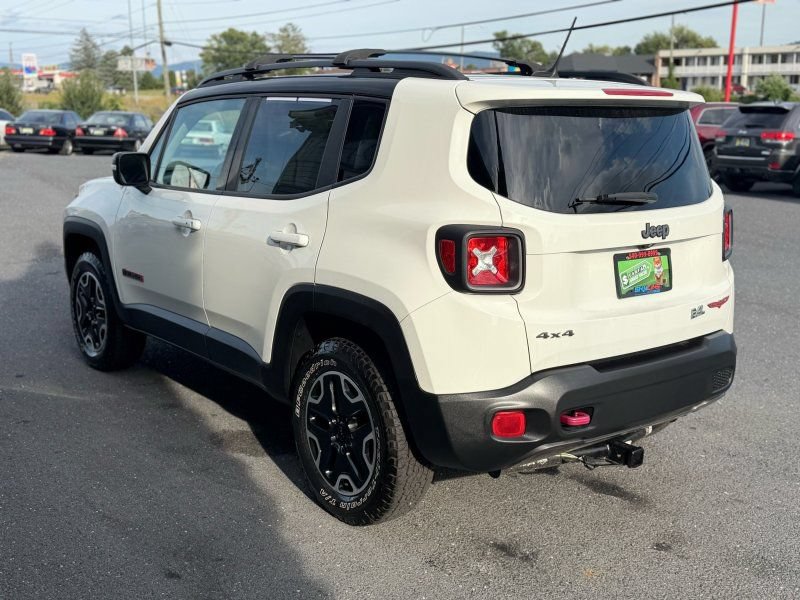 Used 2017 Jeep Renegade Trailhawk AWD/4WD image 8